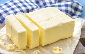 Maslo a margarín. Čo je pre naše zdravie lepšie?